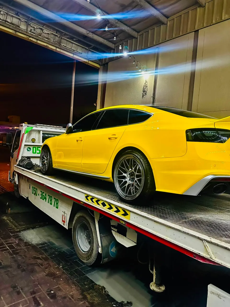 Gallery Image | flatbed towing Sharjah